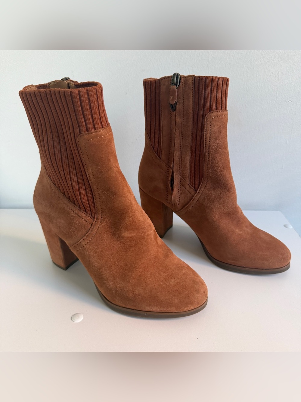 Vionic Toffee Brown Leather Suede Ankle Knit Boots Block Heel sz 6 Classic chic